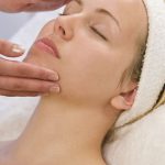 Koloryzacja włosów w domu – krok po kroku